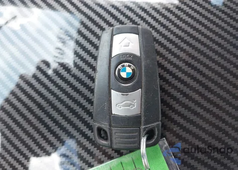 2006 BMW 330Xi z USA, uszkodzony, nr VIN WBAVD33596KV63626